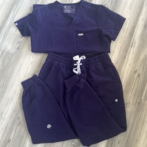 NWOT FIGS  Doctor Nurse Purple Jam Uman Jogger and Casma Top Size Small